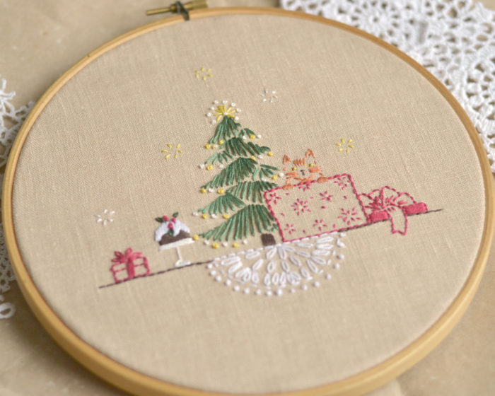 Cat under the Christmas tree hand embroidery hoop